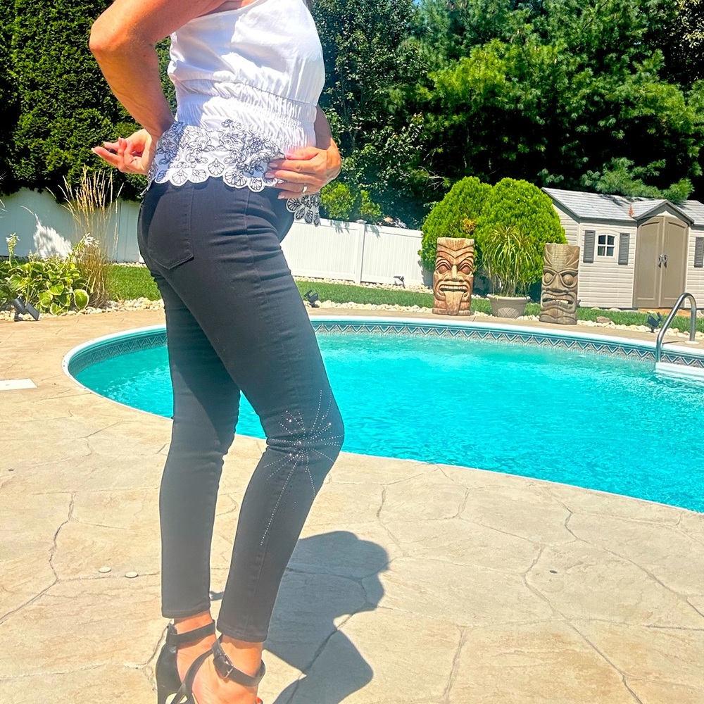 White House black Market Skinny Jeans black with Starburst sparkle Design